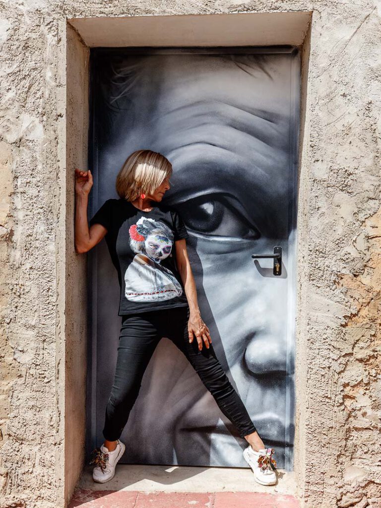 Lee más sobre el artículo Etnius Camiseta Catrina Mujer